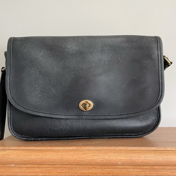 -SOLD- Vintage Coach Black Leather Brass Hardware Purse - Picture 6 of 10